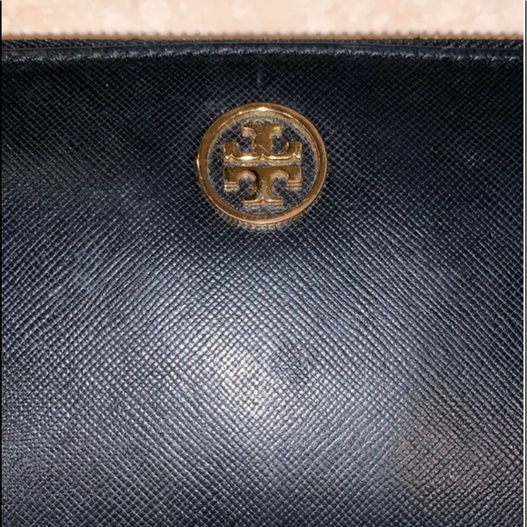 Authentic Tory Burch zip leather wallet - Picture 2 of 6